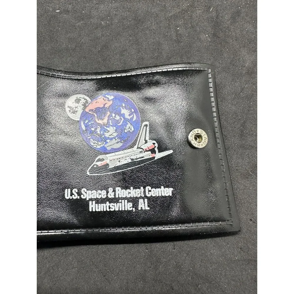 Vintage NASA  SPACE SHUTTLE HUNTSVILLE SPACE &‎ ROCKET CENTER VINYL WALLET 80's